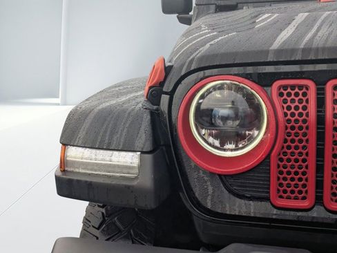 Used 2024 Jeep Gladiator Sport image 8