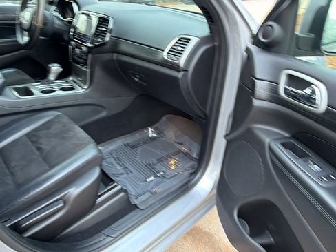 Used 2020 Jeep Grand Cherokee Altitude image 19
