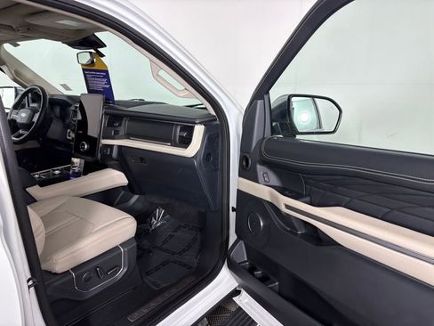 Certified 2024 Ford Expedition Max Platinum image 40
