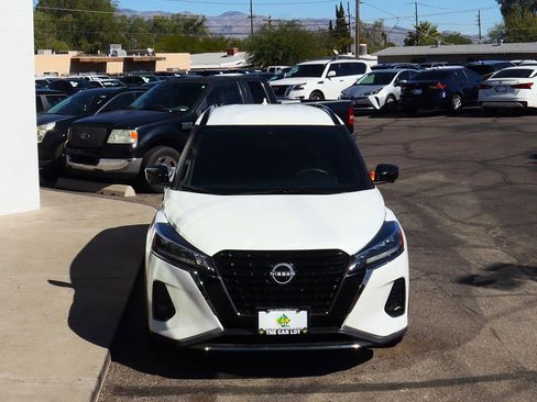 Used 2023 Nissan Kicks SR image 15