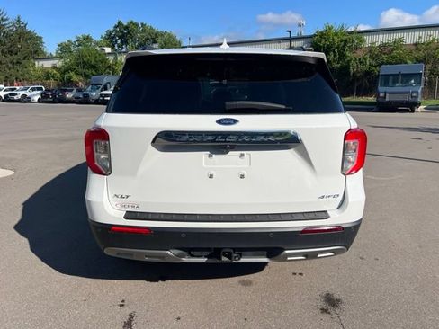 Used 2023 Ford Explorer XLT w/ Equipment Group 202A AWD/4WD image 6