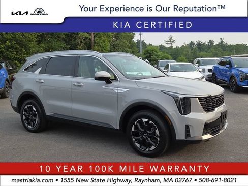 Certified 2025 Kia Sorento S w/ Panoramic Sunroof Package AWD/4WD image 1