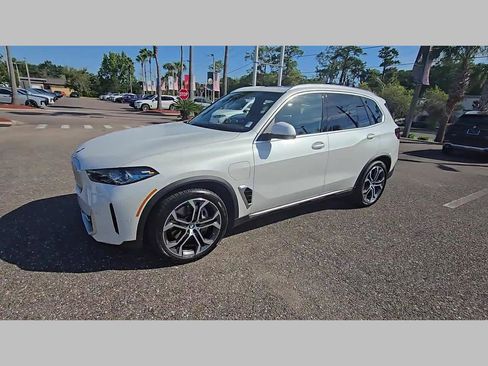 Certified 2025 BMW X5 xDrive50e w/ Premium Package image 20