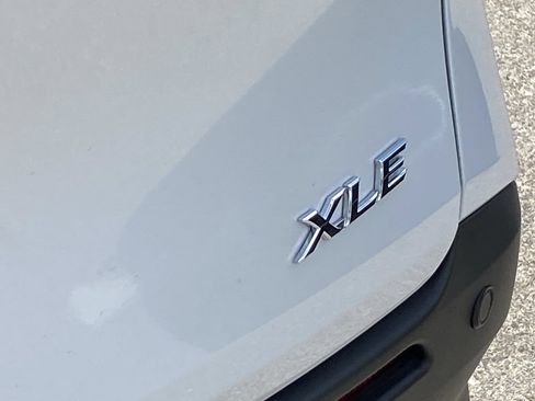 Certified 2026 Toyota Sienna XLE FWD image 6