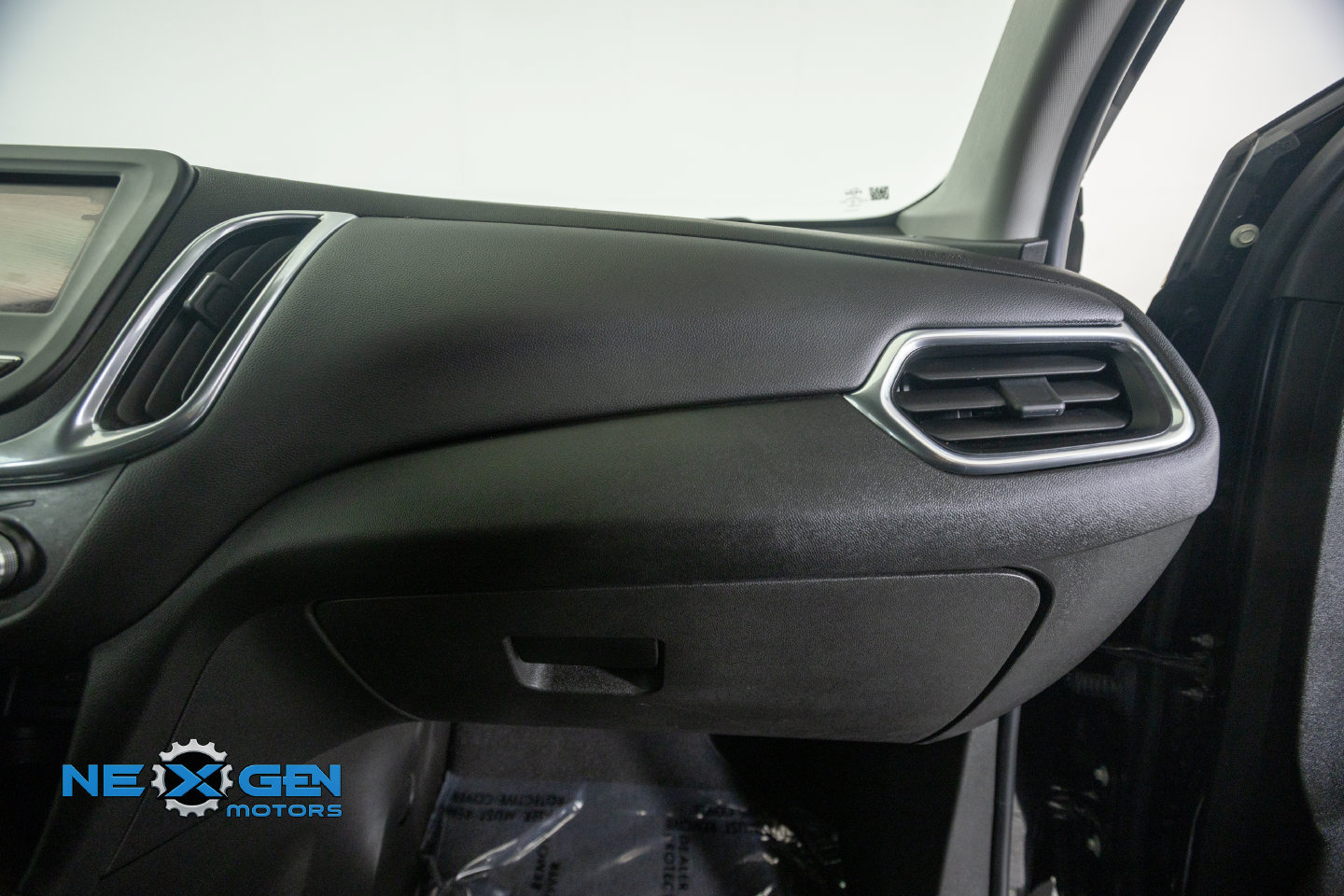 Used 2024 Chevrolet Equinox LT AWD/4WD image 9
