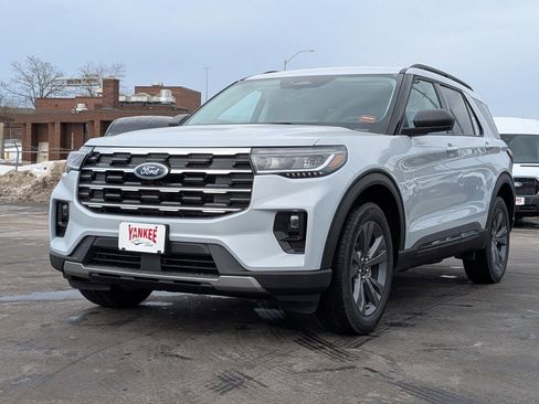New 2026 Ford Explorer Active image 8