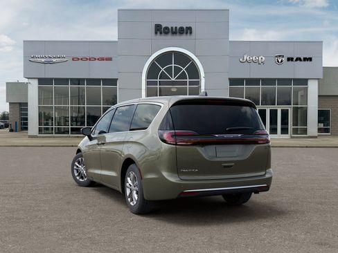 New 2027 Chrysler Pacifica Select FWD image 45