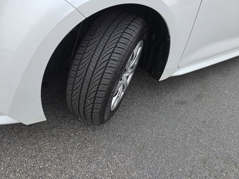 Certified 2022 Toyota Corolla LE image 33