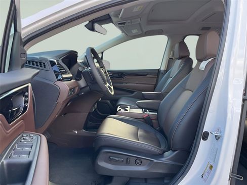 Used 2025 Honda Odyssey Elite image 27