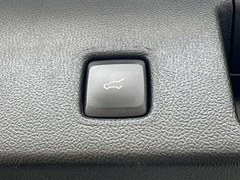 Used 2023 Ford Escape Platinum w/ Premium Technology Package AWD/4WD image 17
