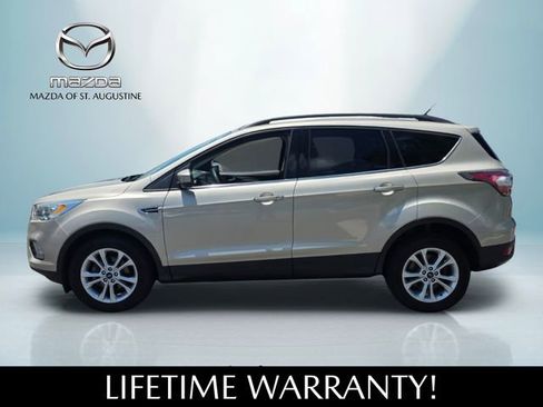 Used 2017 Ford Escape SE w/ Equipment Group 201A FWD image 3