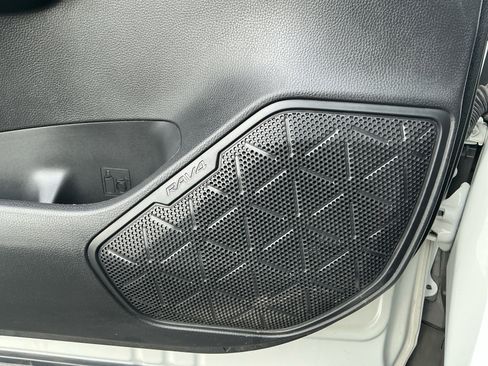 Certified 2022 Toyota RAV4 XLE Premium image 27