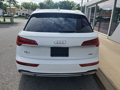 Used 2023 Audi Q5 2.0T Premium w/ Convenience Package AWD/4WD image 9