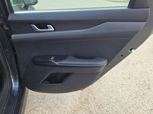 Used 2023 Kia K5 LXS image 10