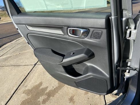 Used 2025 Honda Civic Sport image 49