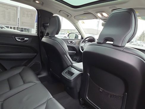 Certified 2023 Volvo XC60 B5 Plus w/ Climate Package image 8