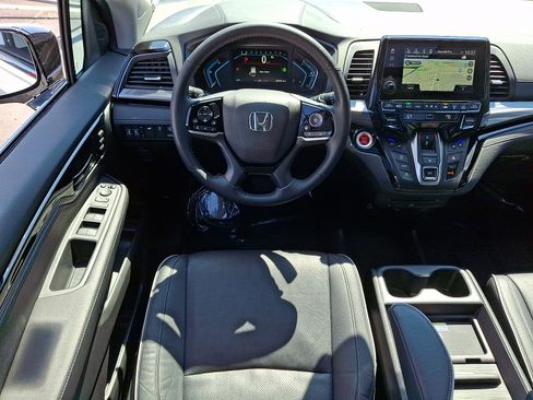 Certified 2024 Honda Odyssey Elite image 11
