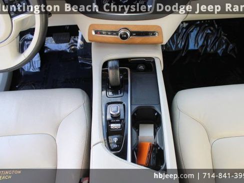 Used 2021 Volvo XC90 T8 Inscription Expression w/ Protection Package Premier image 14