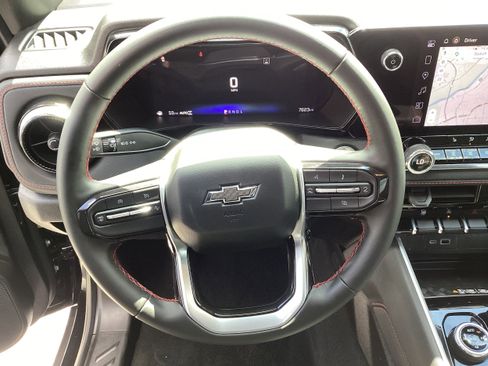 Used 2025 Chevrolet Colorado Z71 image 15