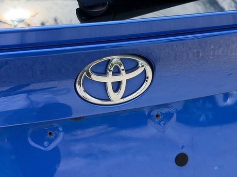 Used 2020 Toyota C-HR XLE FWD image 13