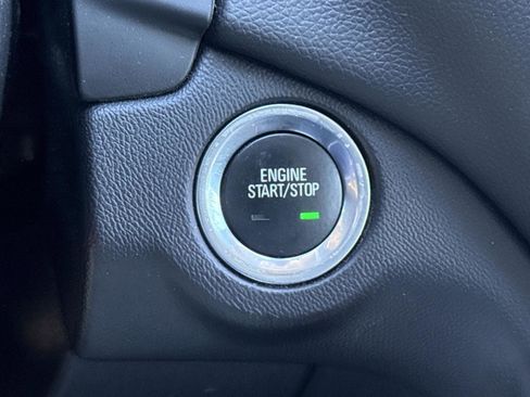 Used 2021 Chevrolet Equinox LT image 17