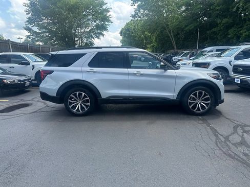 Used 2026 Ford Explorer ST-Line AWD/4WD image 4