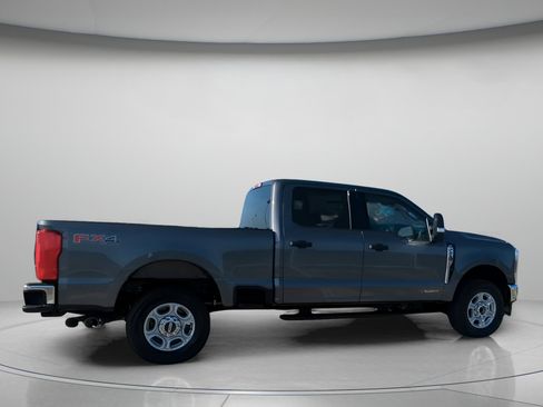 New 2026 Ford F250 XLT image 32