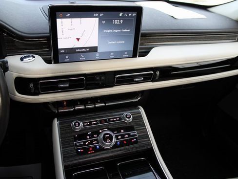 Used 2022 Lincoln Aviator Black Label w/ Dynamic Handling Package image 24