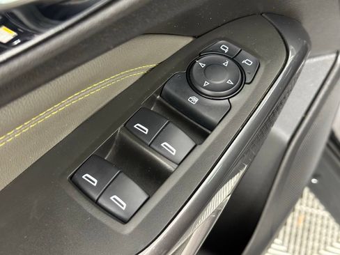 Used 2025 Chevrolet Trax ACTIV w/ Sunroof Package FWD image 28