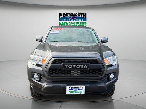 Used 2023 Toyota Tacoma SR5 AWD/4WD image 9