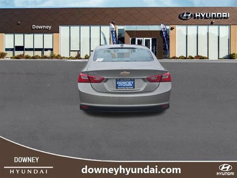 Used 2023 Chevrolet Malibu LT FWD image 4