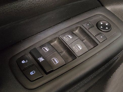 Used 2020 Jeep Grand Cherokee Altitude RWD image 27