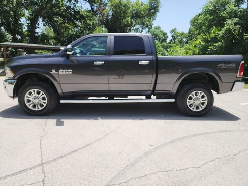 Used 2018 RAM 2500 Laramie AWD/4WD image 4