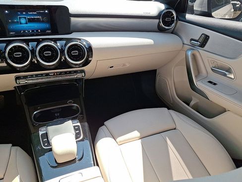 Used 2019 Mercedes-Benz A 220 image 11