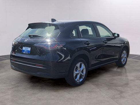 Certified 2023 Honda HR-V LX image 2