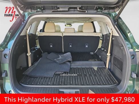 Used 2025 Toyota Highlander XLE AWD/4WD image 20