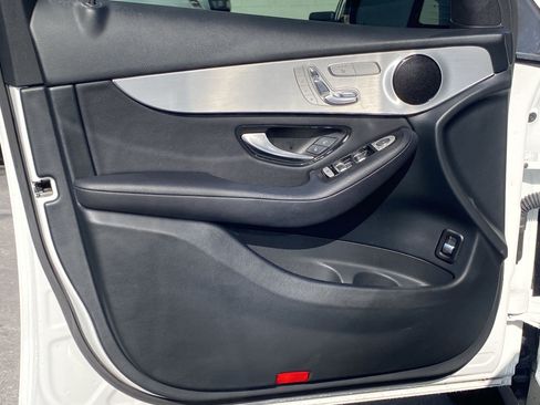 Used 2020 Mercedes-Benz GLC 300 image 25