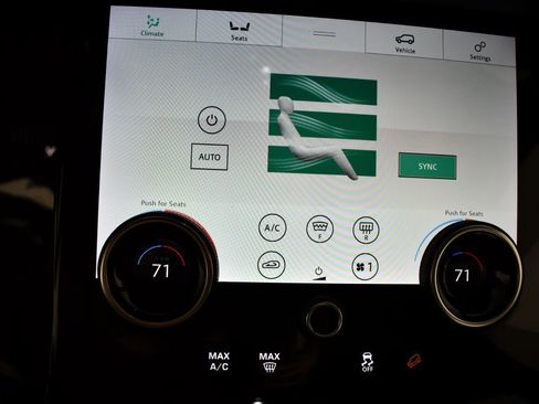 Used 2020 Land Rover Range Rover Evoque SE image 32