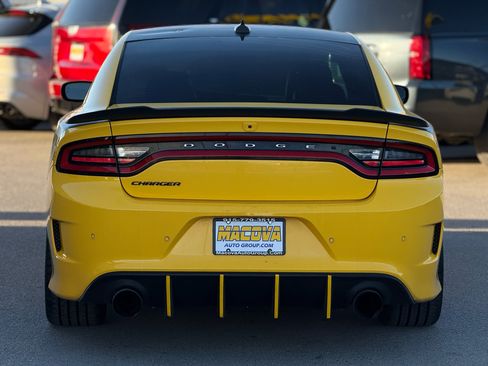 Used 2017 Dodge Charger R/T image 6