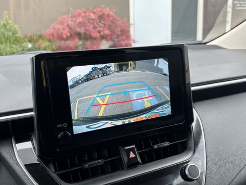 Used 2025 Toyota Corolla LE image 17