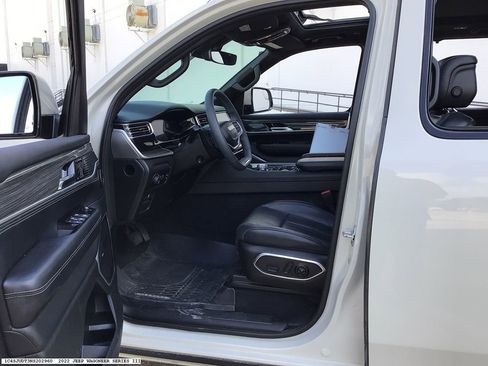Used 2022 Jeep Wagoneer Series III w/ Premium Group I image 12