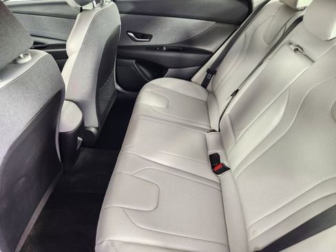 Used 2024 Hyundai Elantra Limited FWD image 12