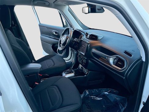 Used 2022 Jeep Renegade Latitude w/ Convenience Group image 27