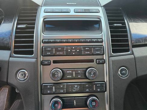 Used 2012 Ford Taurus Limited FWD image 21