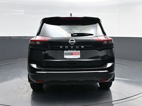 Used 2025 Nissan Rogue S image 4
