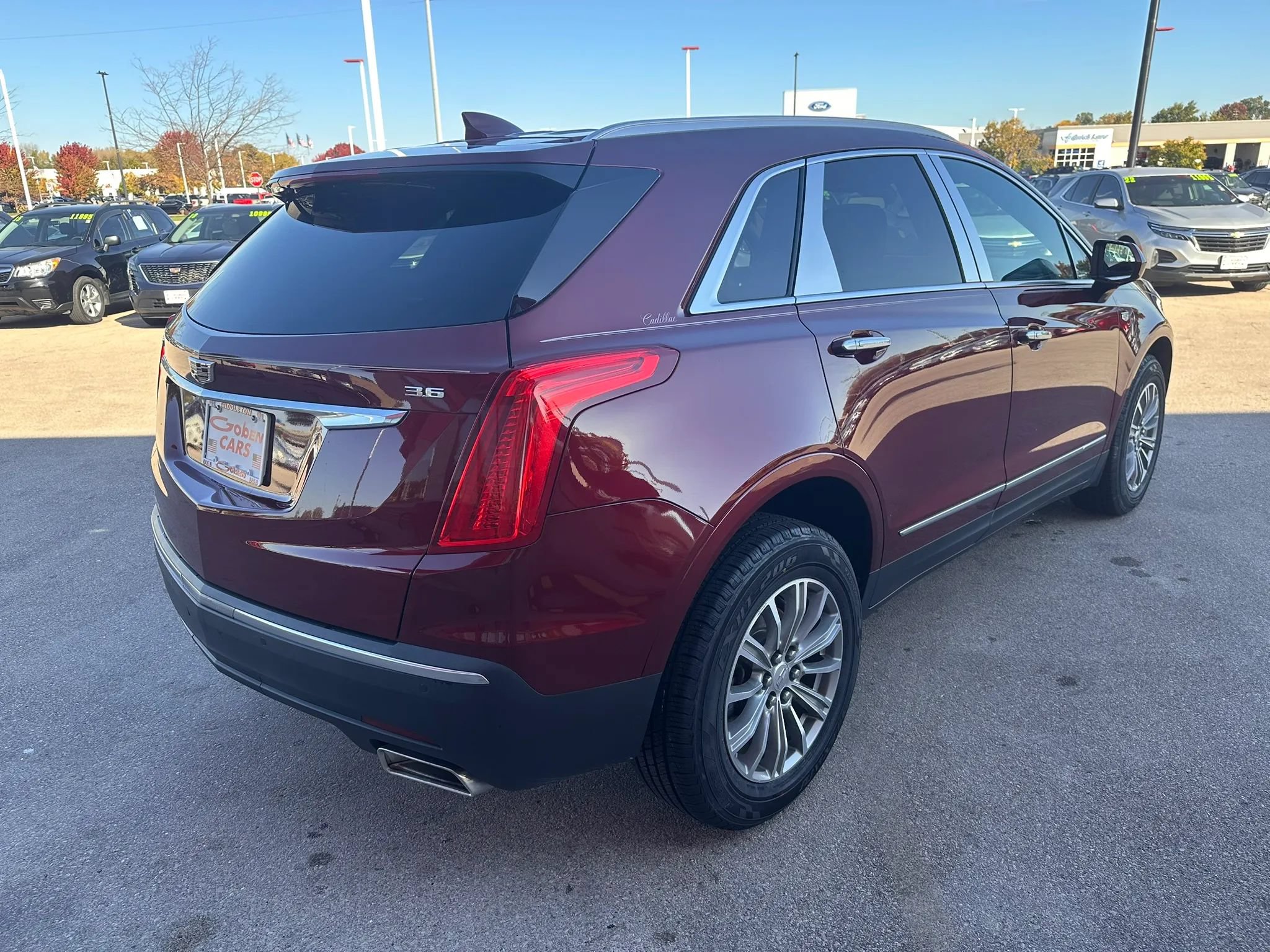 Used 2017 Cadillac XT5 Luxury w/ Driver Awareness Package FWD image 5