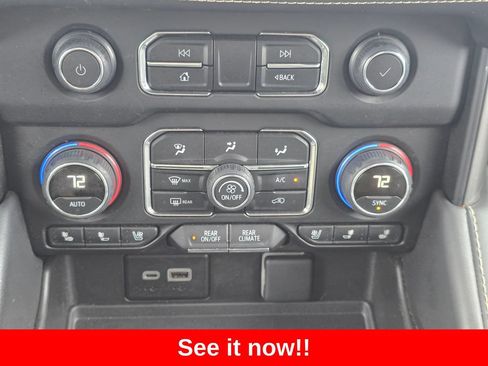 Used 2024 Chevrolet Tahoe Premier AWD/4WD image 33