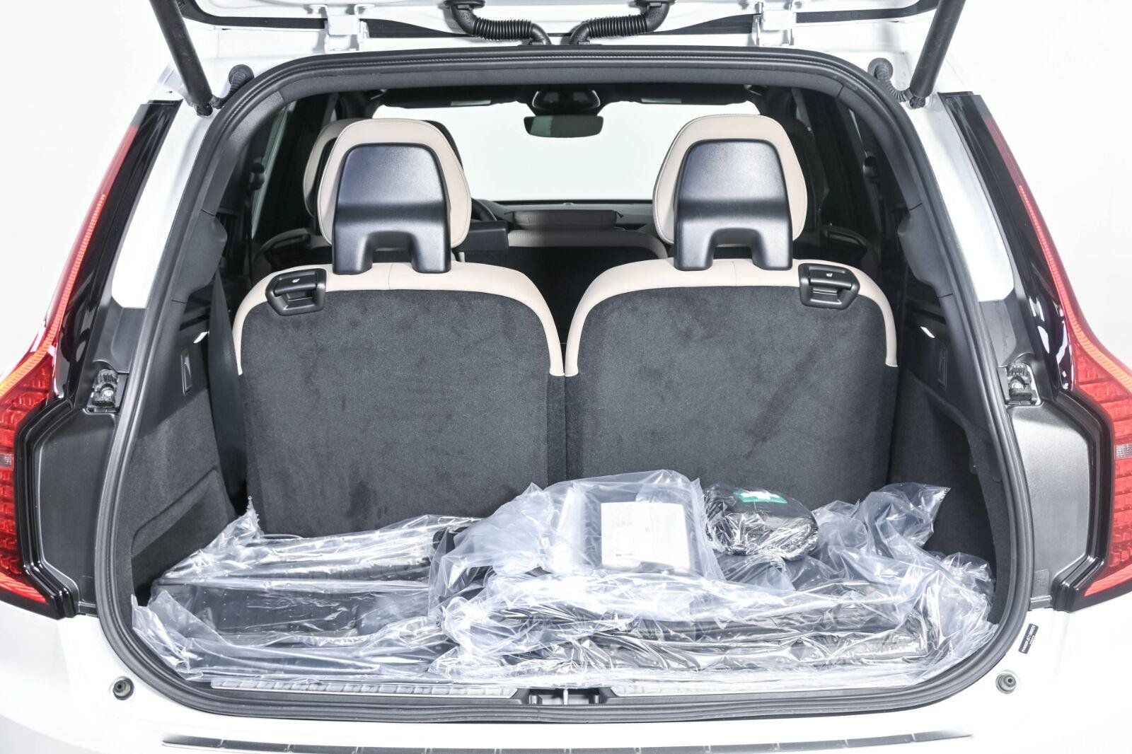 New 2026 Volvo XC90 T8 Core w/ Protection Package Premier AWD/4WD image 28