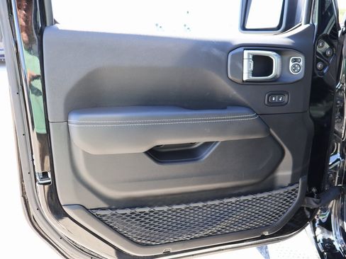 Used 2023 Jeep Wrangler Unlimited Sahara w/ Cold Weather Group image 20