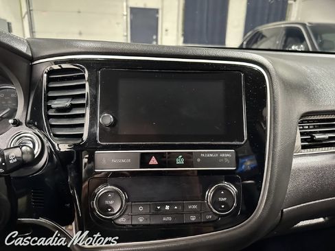 Used 2019 Mitsubishi Outlander SEL AWD/4WD image 36